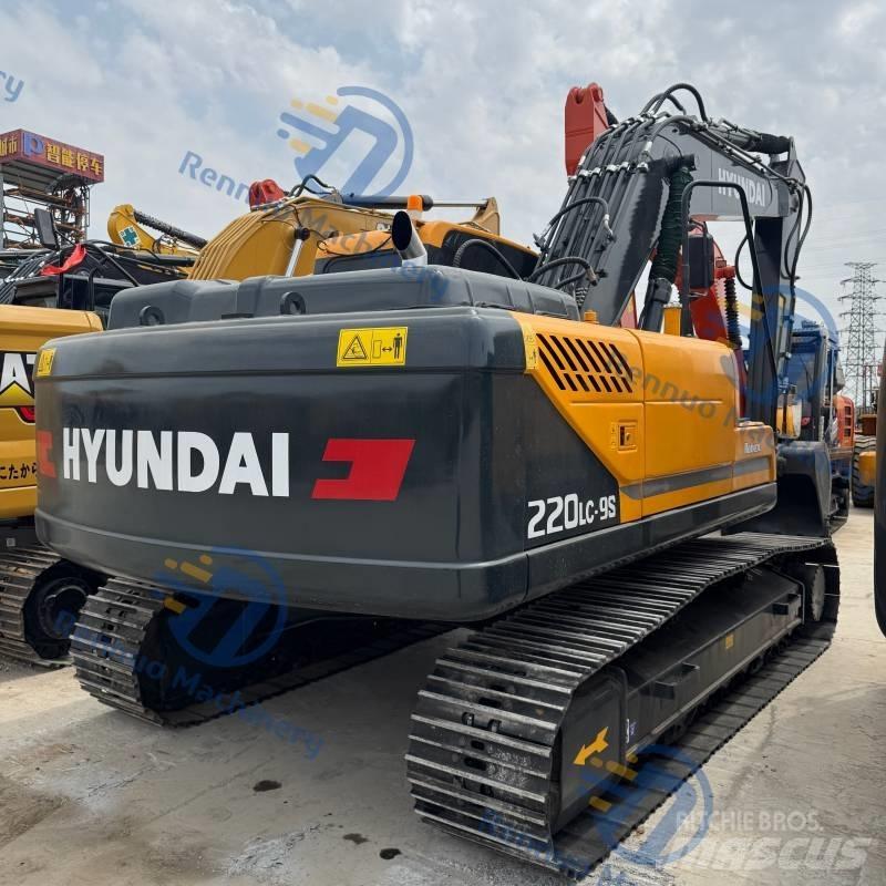 Hyundai R220-9S Bagri goseničarji
