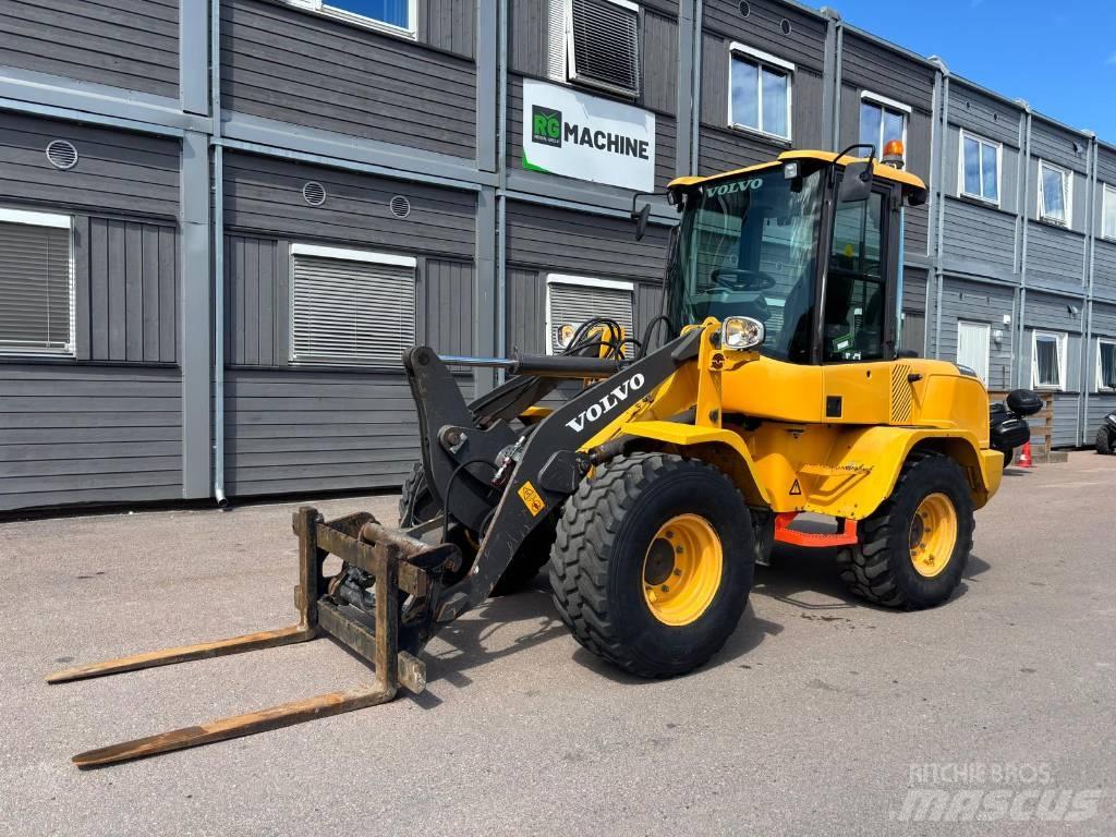Volvo L 30 G Kolesni nakladalci