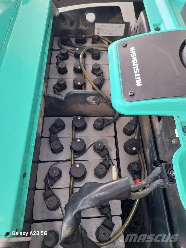 Mitsubishi PBV20N3 Električni nizko dvižni viličar s stojiščem