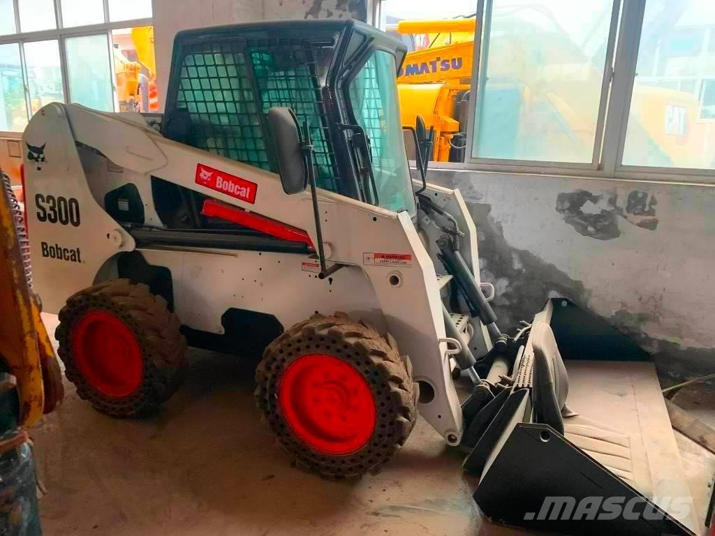 Bobcat S 300 Skid steer mini nakladalci