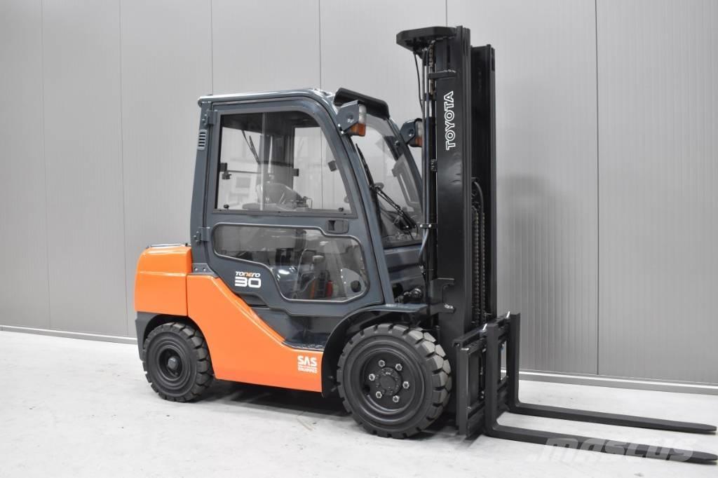 Toyota 06-8FD30F Dizelski viličarji