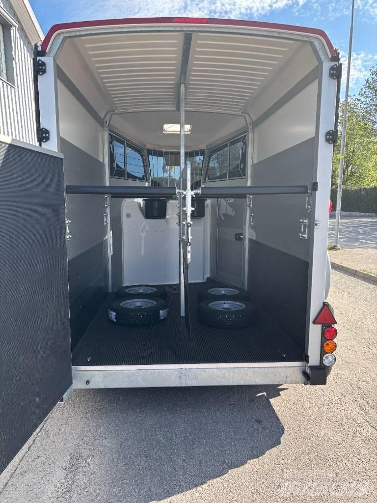Ifor Williams HBX511 Prikolice za prevoz živine