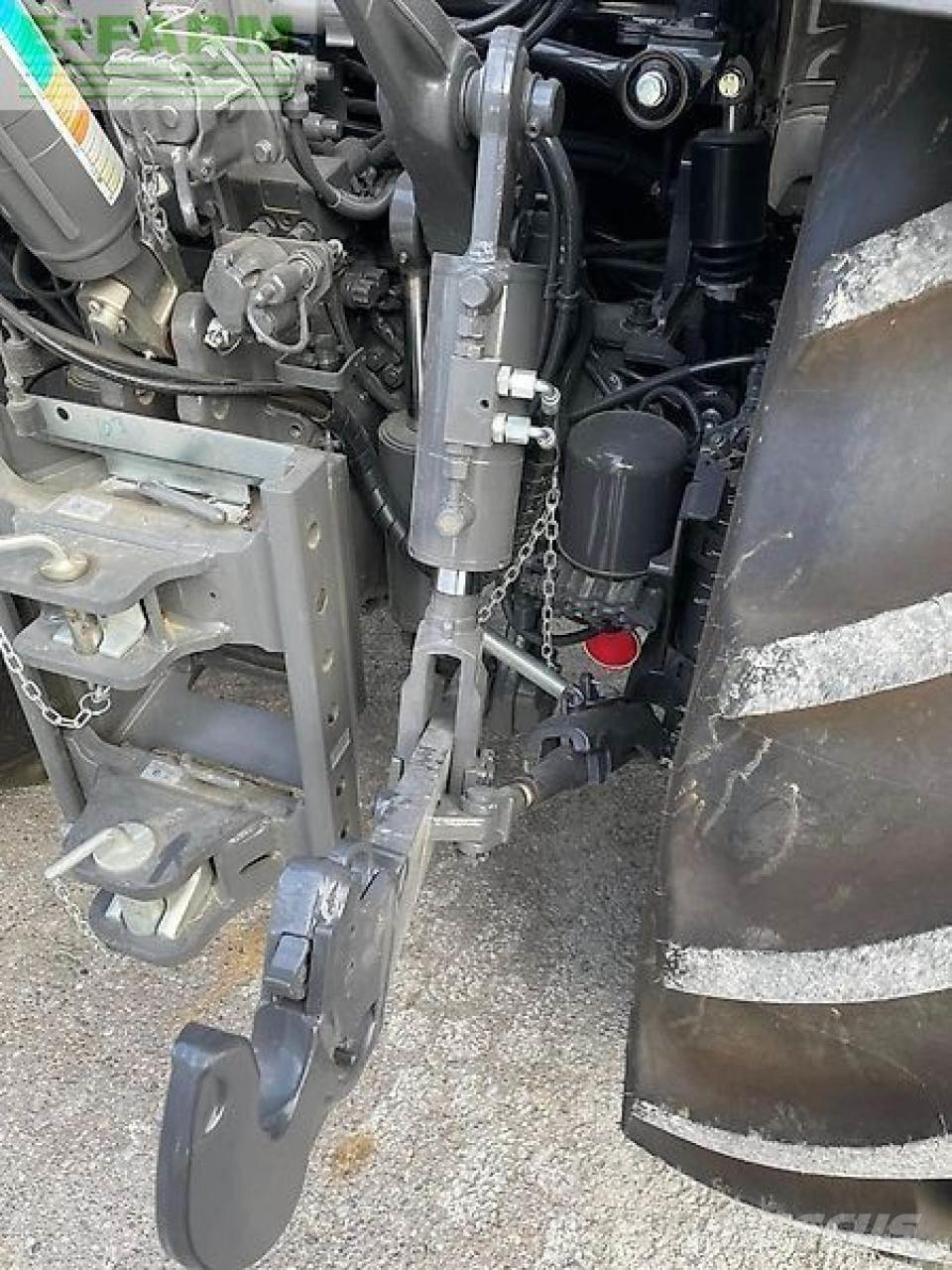 Valtra n155 Traktorji