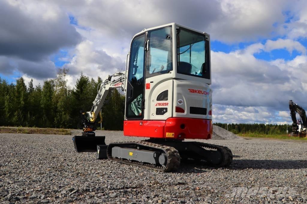 Takeuchi TB325R Mini bagri <7t