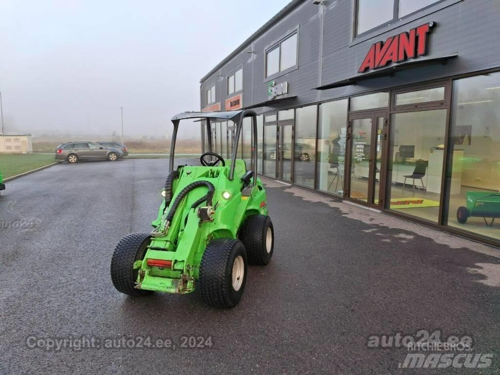 Avant 528 Mini nakladalci