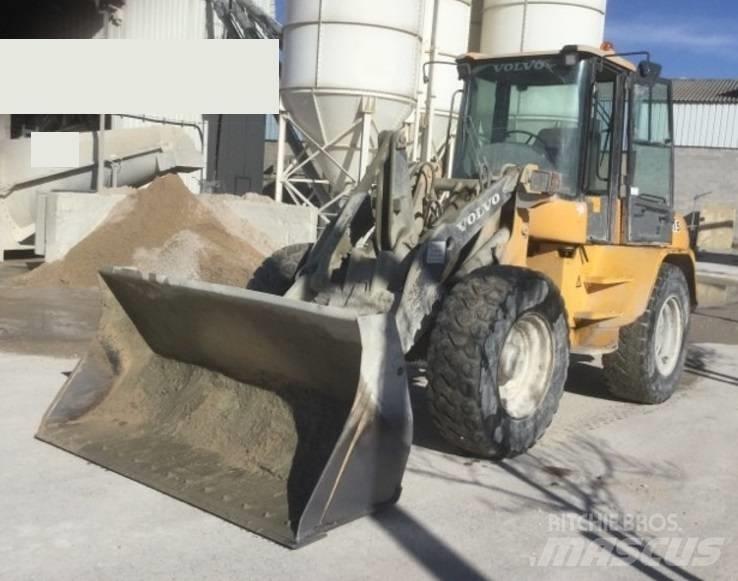 Volvo L 45 Kolesni nakladalci