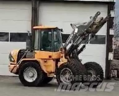 Volvo L 45 Kolesni nakladalci