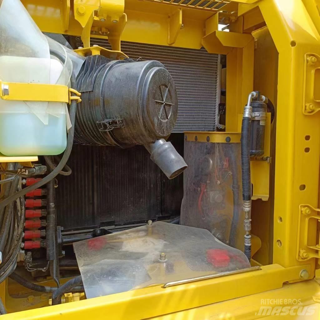 Komatsu PC 130 Bagri goseničarji