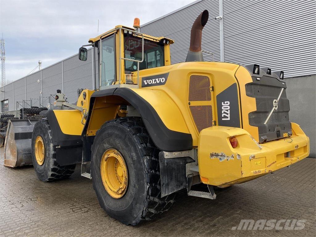 Volvo L220G Kolesni nakladalci