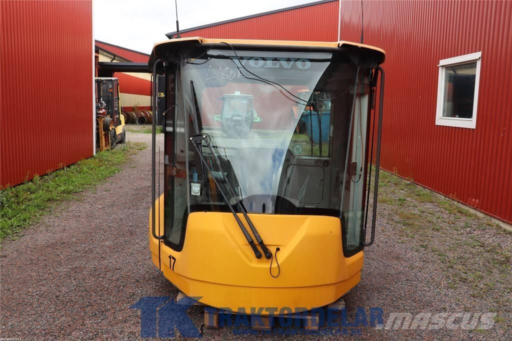 Volvo L 180 F Kabine in notranjost