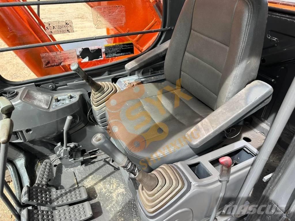 Hitachi EX 200 Bagri goseničarji