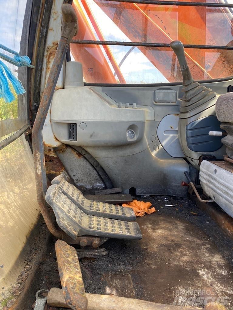 Hitachi EX 200-5 Bagri goseničarji