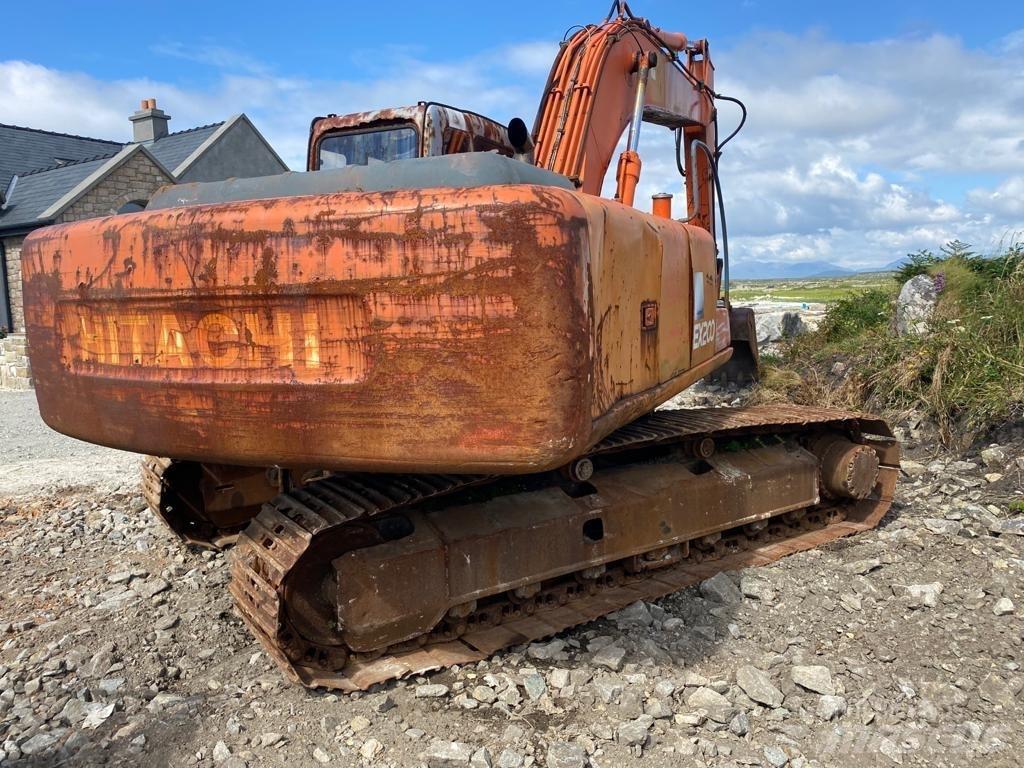 Hitachi EX 200-5 Bagri goseničarji
