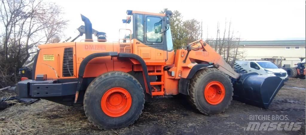 Doosan DL 300 Kolesni nakladalci