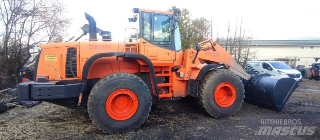 Doosan DL 300 Kolesni nakladalci