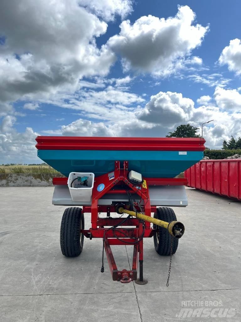 Sulky DPX 1500 Trosilniki mineralnega gnojila