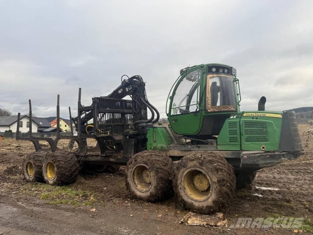 John Deere 1510E Forwarderji