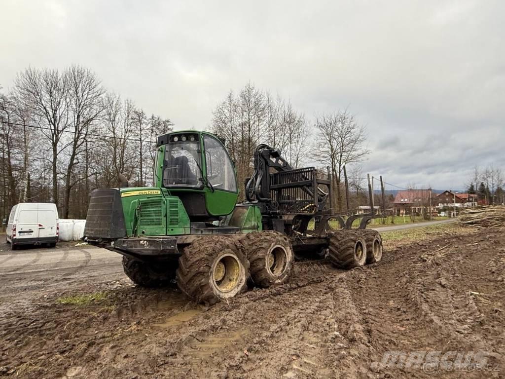 John Deere 1510E Forwarderji