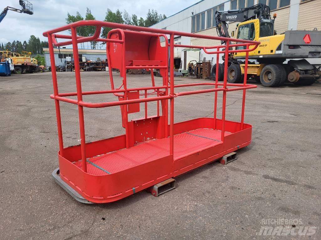 Manitou 200 ATJ kori Vertikalna dvigala