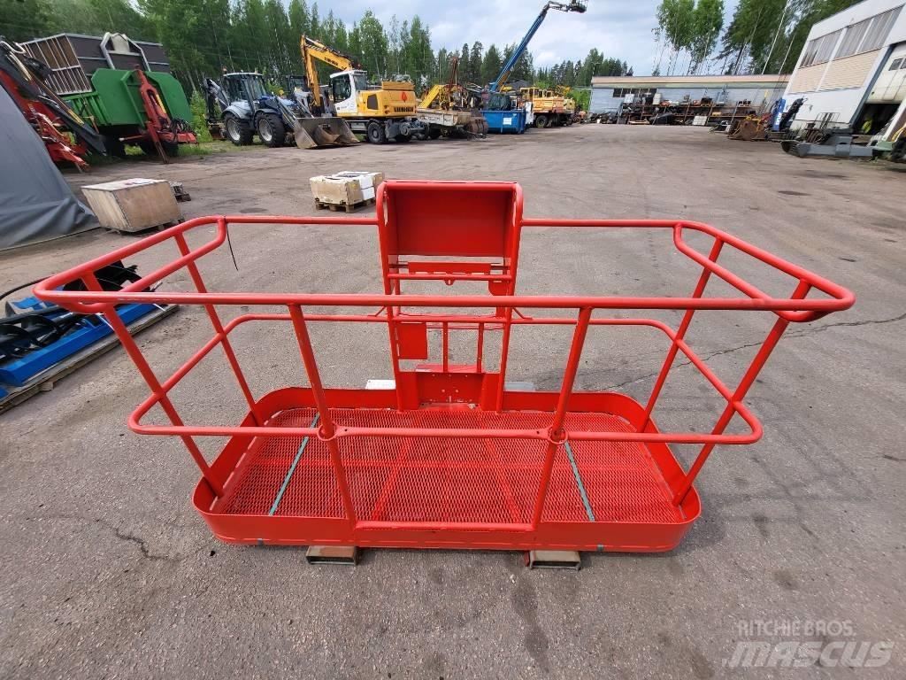 Manitou 200 ATJ kori Vertikalna dvigala
