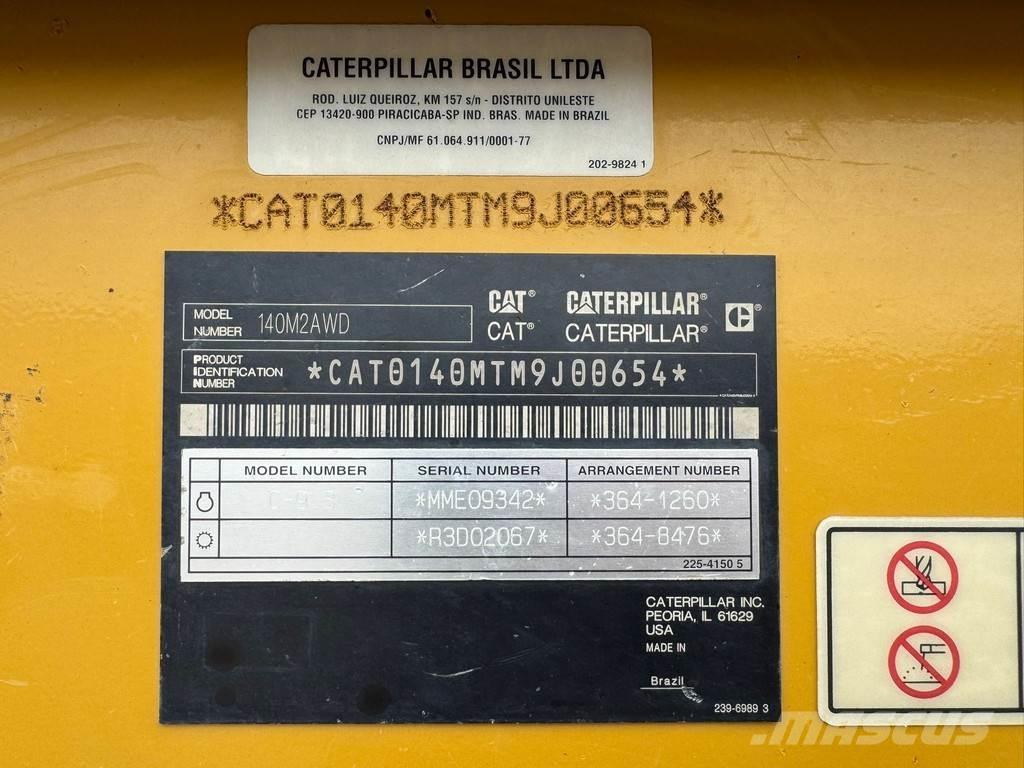 CAT 140M2 AWD Grederji