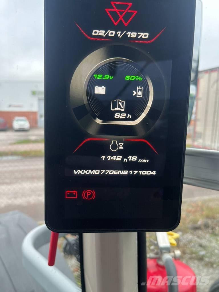 Massey Ferguson 8 S Traktorji