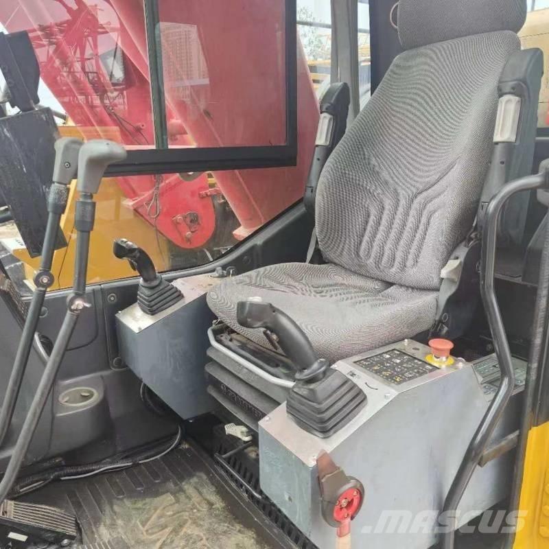 Sany SCC1000A Dvigala na gosenicah