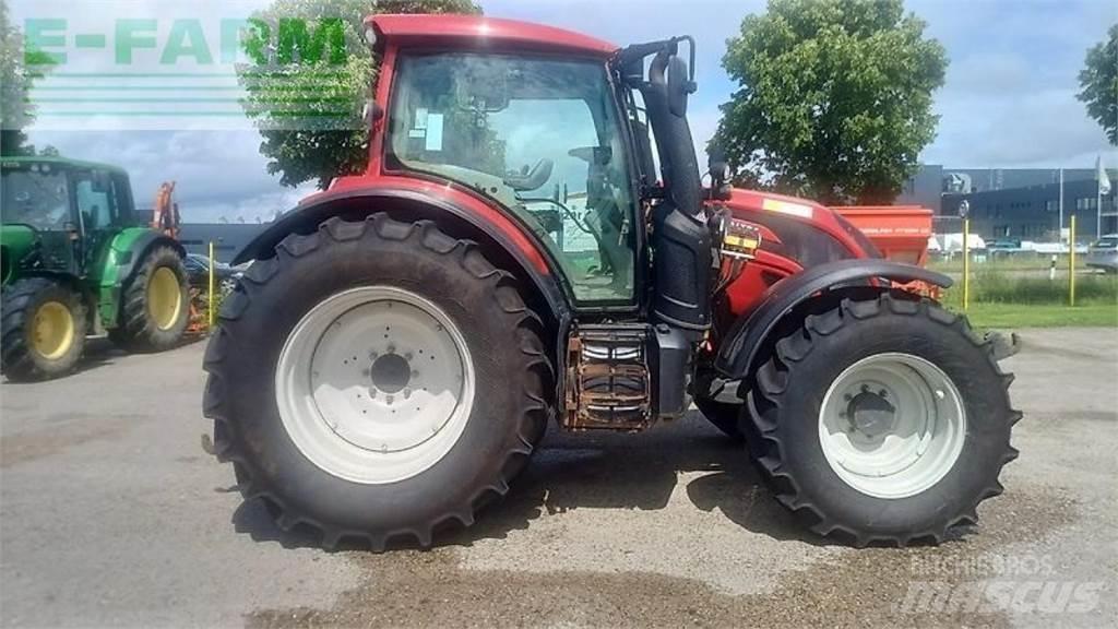 Valtra n174 Traktorji