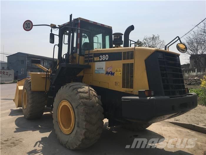 Komatsu WA 380 Kolesni nakladalci