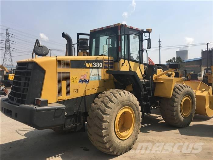 Komatsu WA 380 Kolesni nakladalci