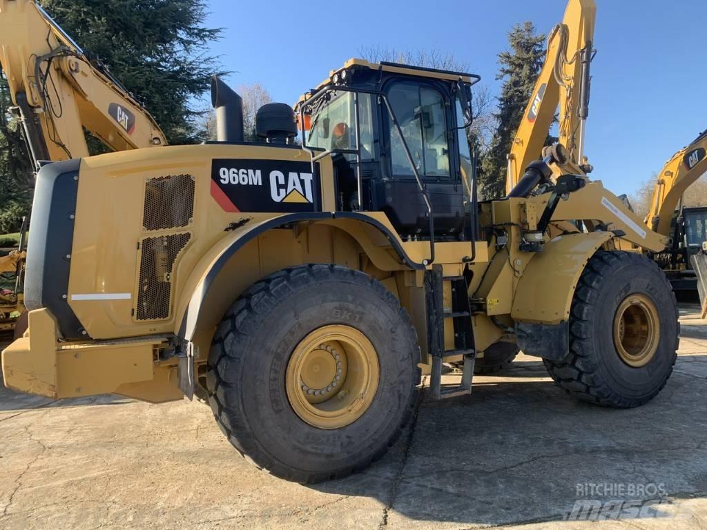 CAT 966 M Kolesni nakladalci