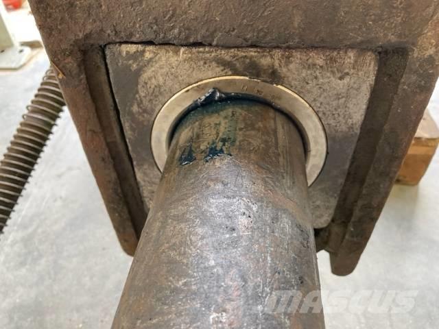 Montabert BRH 900 Kladiva