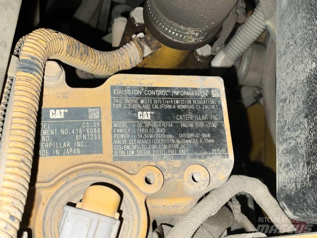 CAT 906 M Kolesni nakladalci