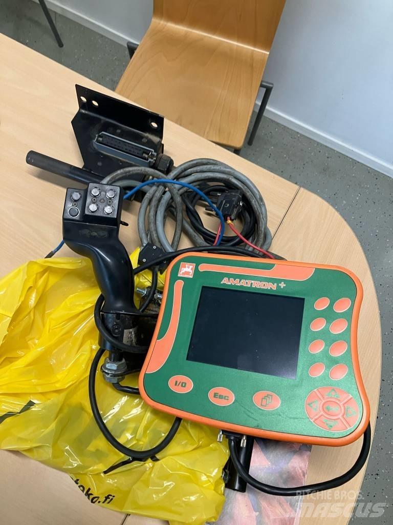 Amazone UX 3200 Vlečne škropilnice
