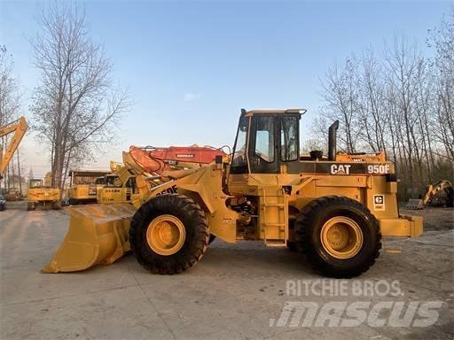 CAT 950 F Kolesni nakladalci