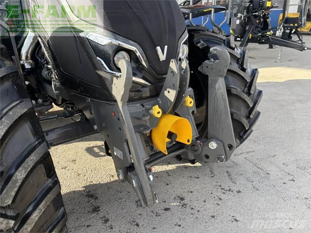 Valtra a 115 Traktorji