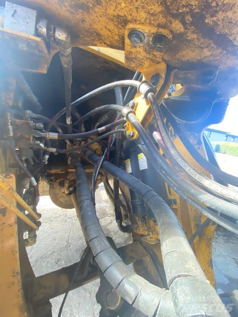 CAT 966 M Kolesni nakladalci
