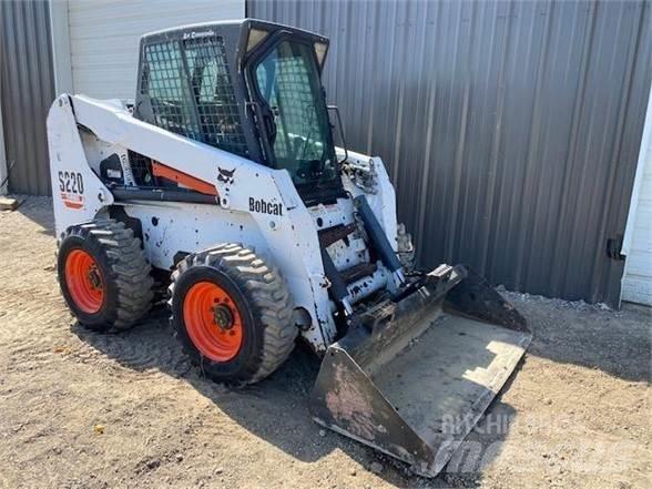 Bobcat S220 Skid steer mini nakladalci