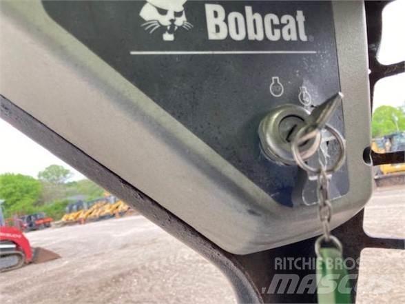 Bobcat T140 Skid steer mini nakladalci