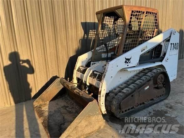 Bobcat T140 Skid steer mini nakladalci