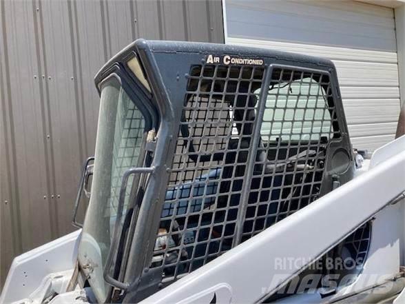 Bobcat T200 Skid steer mini nakladalci