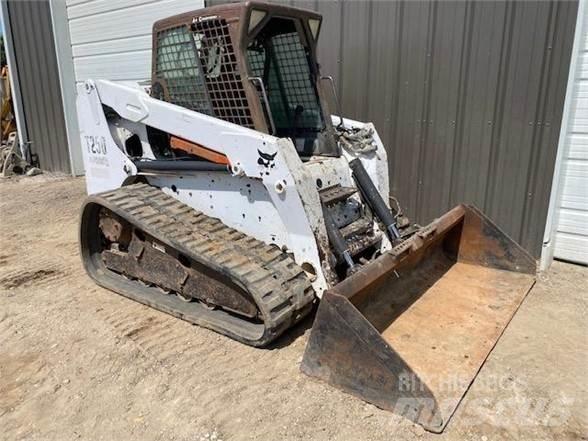 Bobcat T250 Skid steer mini nakladalci
