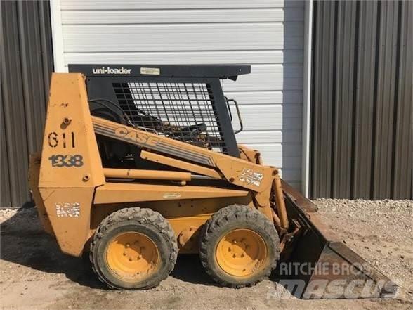 CASE 1838 Skid steer mini nakladalci