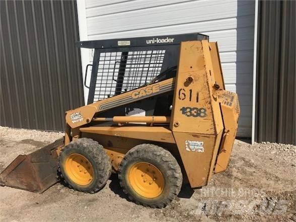 CASE 1838 Skid steer mini nakladalci