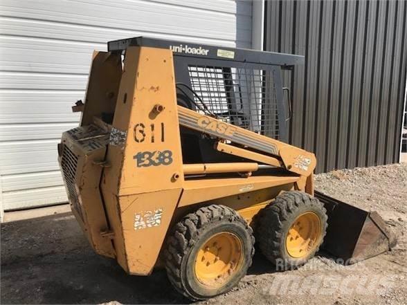 CASE 1838 Skid steer mini nakladalci