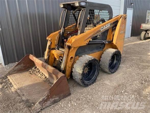 CASE 420 Skid steer mini nakladalci