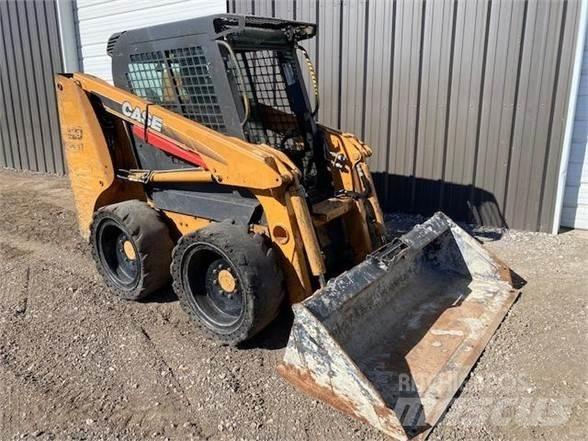 CASE 420-3 Skid steer mini nakladalci