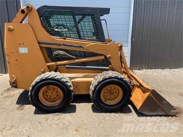 CASE 445 Skid steer mini nakladalci
