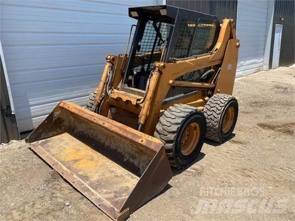 CASE 445 Skid steer mini nakladalci