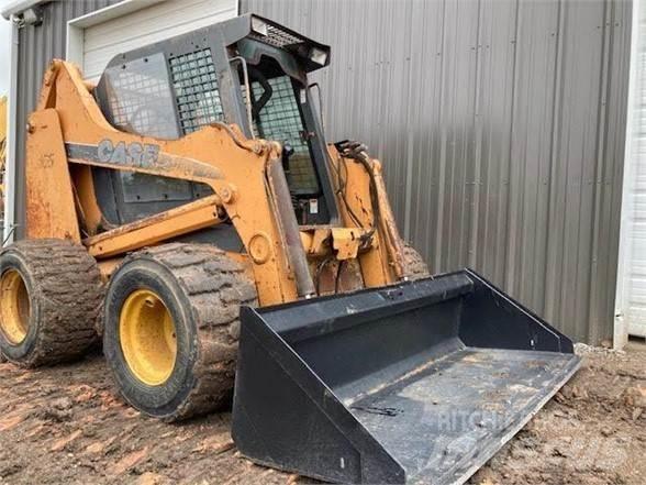 CASE 465 Skid steer mini nakladalci